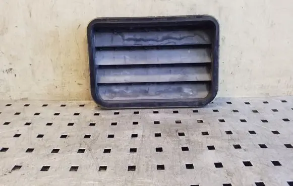 Volkswagen Touareg II Quarter panel pressure vent 7PP819181