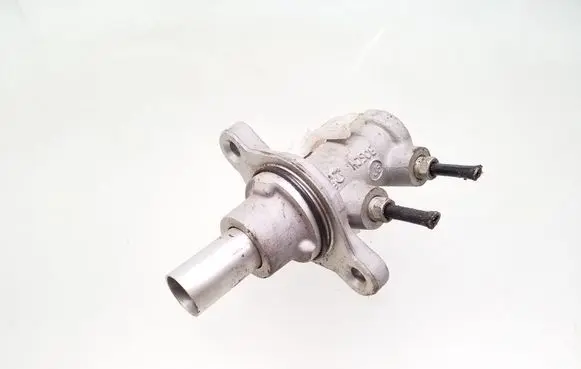 Master brake cylinder