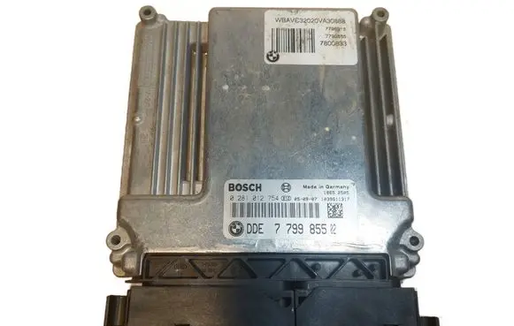 BMW 5 E60 E61 Engine control unit/module ECU 0281012754 7799855
