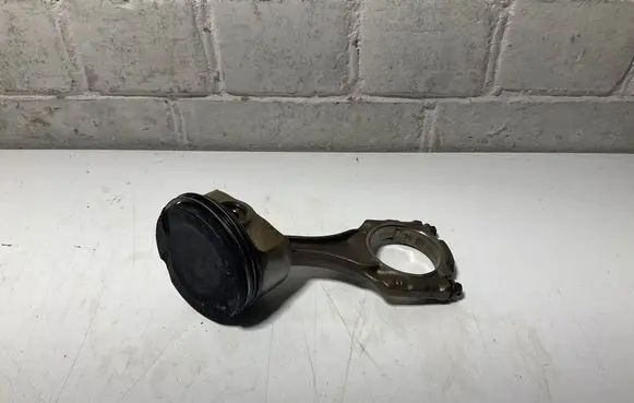 BMW 5 F10 F11 Piston with connecting rod 7843237