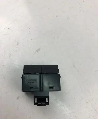 Volvo XC40 Central locking switch button 31456156