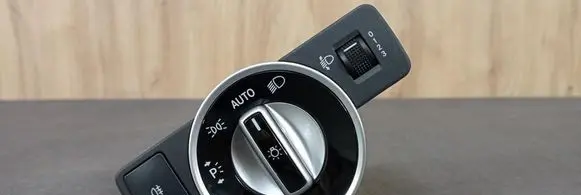 Mercedes-Benz A W176 Light switch 2129050651 A2129050651