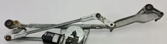 Mercedes-Benz R W251 Front wiper linkage and motor A2518201442