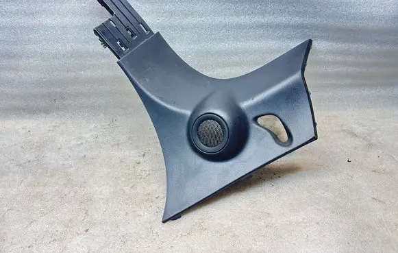 Dodge Durango (D)pillar trim (top) 1GQ68TRMAD