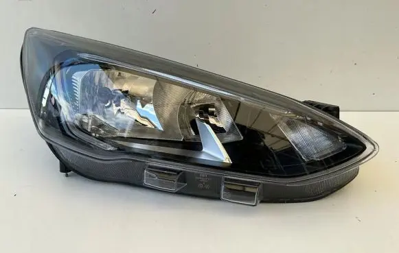 Ford Focus Headlight/headlamp JX7B13W029CE