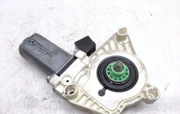 Mercedes-Benz S W221 Front door window regulator motor A2218202842