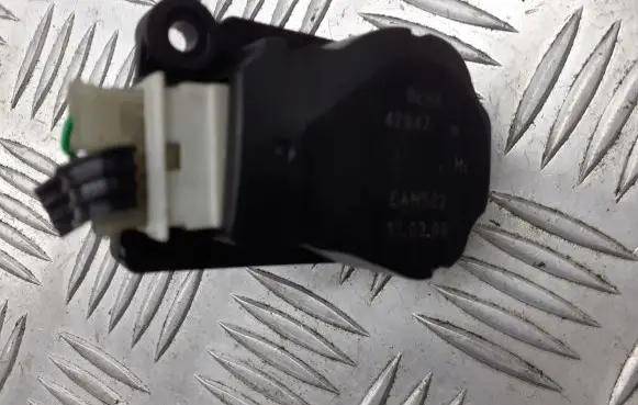 Volvo S80 A/C air flow flap actuator/motor EAM502
