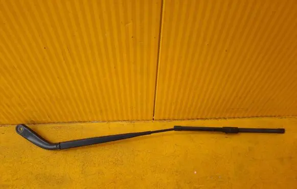 Mercedes-Benz Vito Viano W447 Front wiper blade arm
