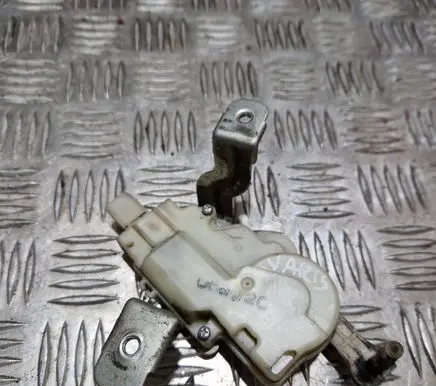 Toyota Yaris Tailgate/boot open switch button 