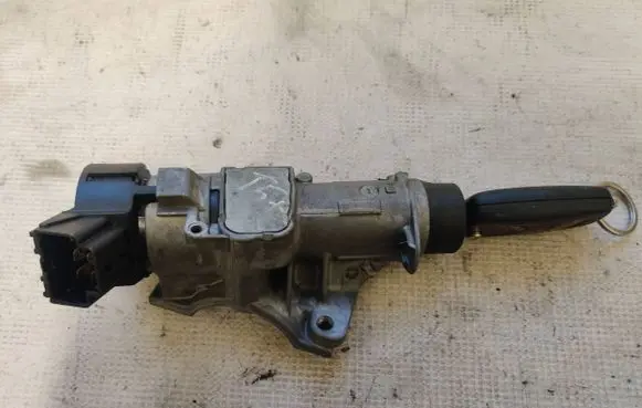 Volkswagen Transporter - Caravelle T5 Ignition lock 6R0905851D 6R0905865