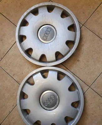 Audi A6 S6 C5 4B R16 wheel hub/cap/trim 4B0601147C PA66M15