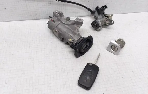 Audi A4 S4 B6 8E 8H Engine ECU kit and lock set 4B0905851G