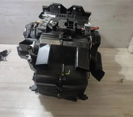 Dacia Duster II Interior heater climate box assembly 272707351R 3930766 14489A