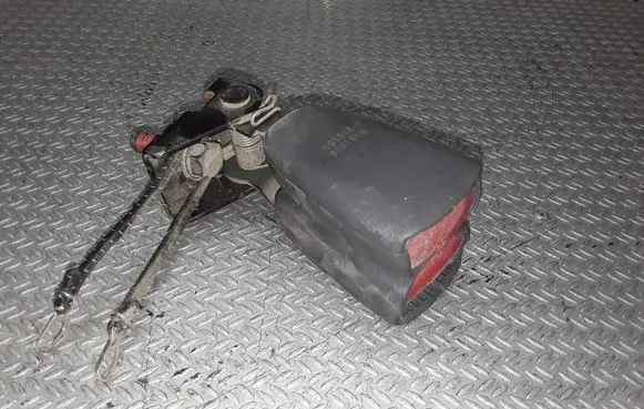 Volvo V70 Rear seatbelt buckle 9191996