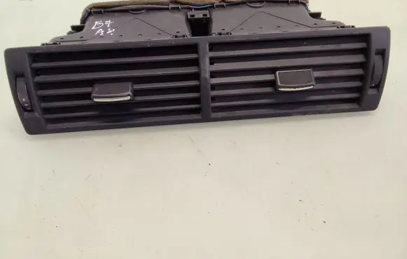 Audi A4 S4 B7 8E 8H Dash center air vent grill 8E0820951H