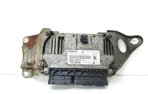 Toyota Yaris Engine control unit/module 896610DF10 1039S52656 0261S07104