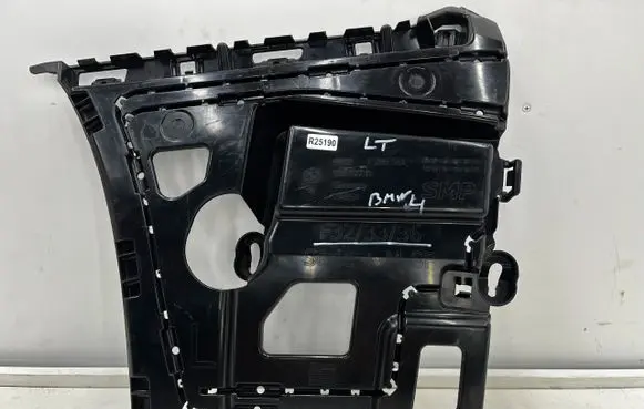 BMW 4 F32 F33 Rear bumper mounting bracket 7285561
