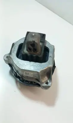 BMW 5 G30 G31 Engine mount bracket 6860481 200523