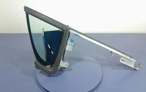 Peugeot 207 CC Front door window glass four-door 9680058180
