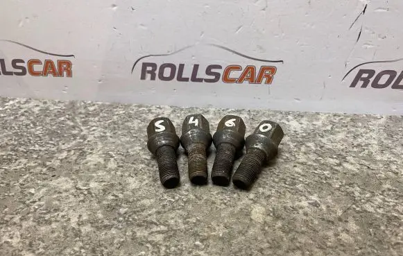 Volvo 460 Nuts/bolts 