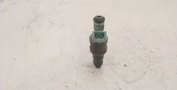 BMW 5 E39 Fuel injector 0280150415