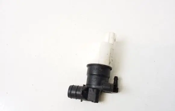 Jaguar XE Headlight washer pump AV6117K624AA