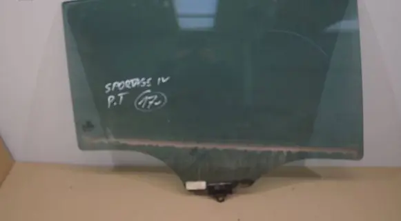KIA Sportage Rear door window glass