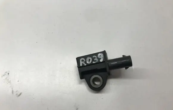 Chrysler Pacifica Airbag deployment crash/impact sensor 68230207AA 68230207