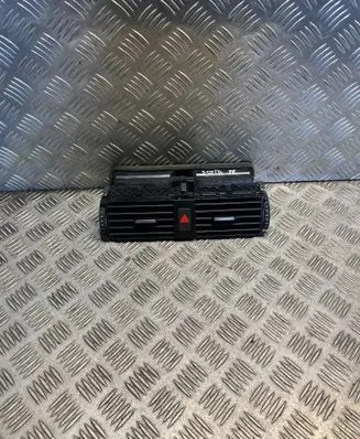 Volkswagen Jetta VI Other center console (tunnel) element 5C6819728