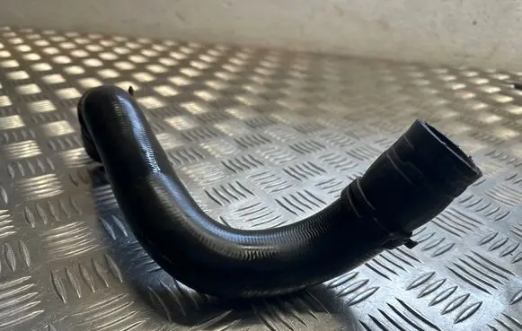 Opel Insignia B Coolant pipe/hose C1070600