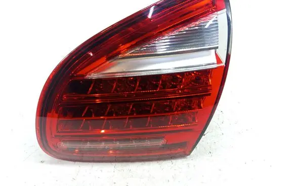 Porsche Cayenne (92A) Tailgate rear/tail lights 7P5945094M 89090774