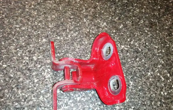 Opel Mokka Rear door upper hinge