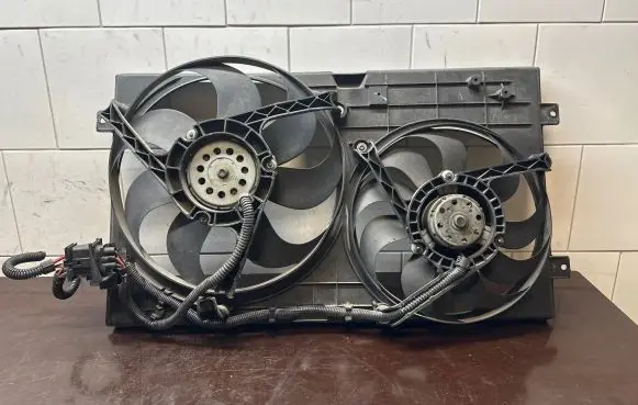 Volkswagen New Beetle Electric radiator cooling fan