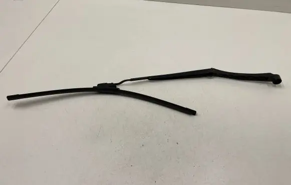 Toyota RAV 4 (XA30) Windshield/front glass wiper blade 