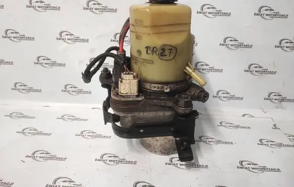 Ford Focus C-MAX Power steering pump 4M513K514CA 104-0085-011-094F