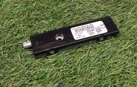 Mercedes-Benz C W204 Antenna control unit A2048200189