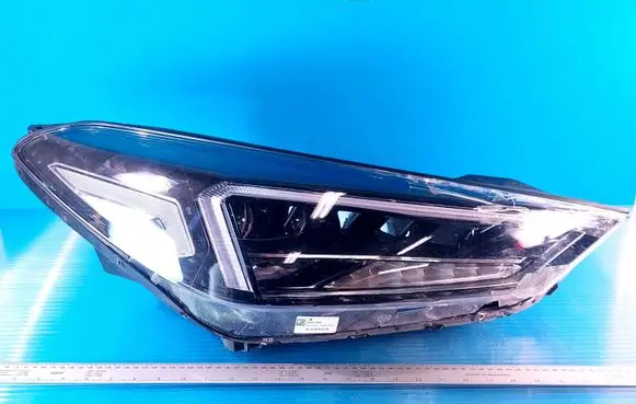 Hyundai Tucson TL Headlight/headlamp 92102D7700 D70R R009D700030154