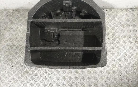 Toyota Avensis T270 Tool box 6442905040C0