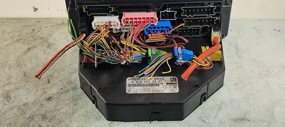 Mercedes-Benz E W212 Fuse module A2129002827 A2319021303 A2129014707