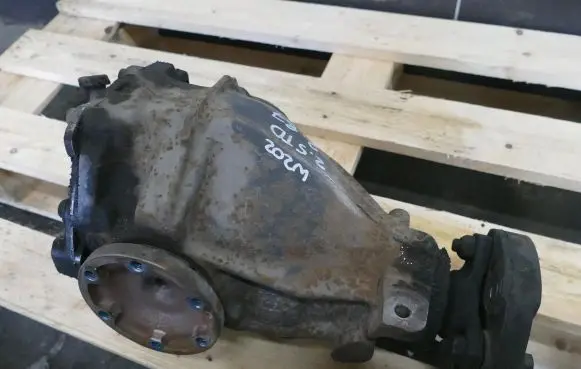 Mercedes-Benz C W202 Rear differential