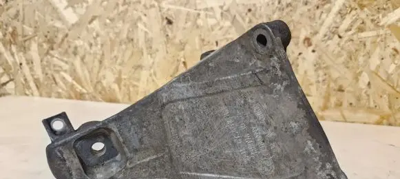 BMW 7 E65 E66 Engine mounting bracket 2211675461601