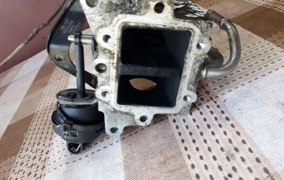 Audi A3 S3 8P EGR valve 1C0857511B