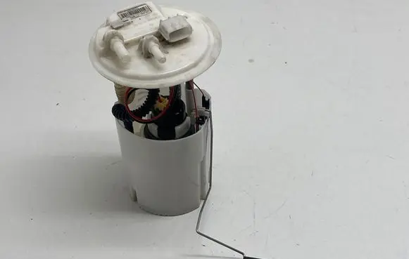 Opel Vivaro In-tank fuel pump 172021036R 7610793AA 93868446