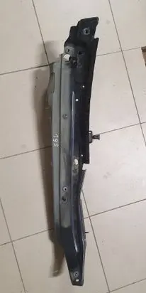 Audi Q7 4L Fender mounting bracket 4L0805157B 4lO805175