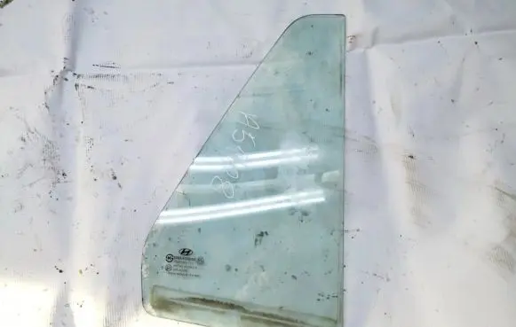 Hyundai Santa Fe Rear vent window glass 