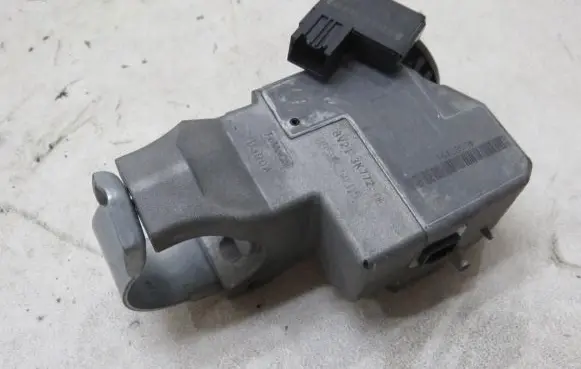 Ford Ecosport Steering wheel lock 8V21-3K772