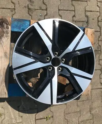 R19 alloy rim