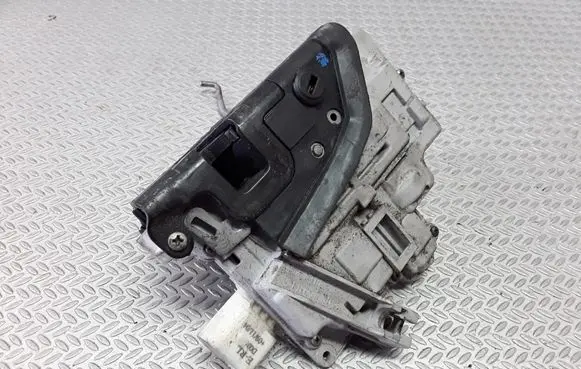 Audi A4 S4 B6 8E 8H Rear door lock 8E0839015