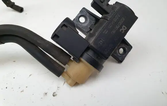 Renault Megane III Turbo solenoid valve 8200790180 70181405
