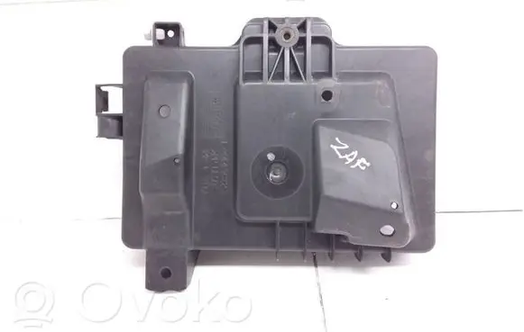 Opel Zafira A Battery box tray cover/lid 24449812